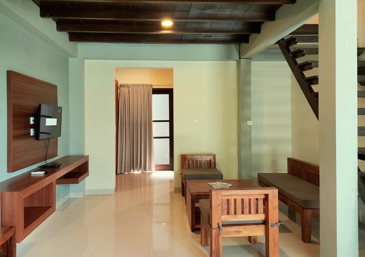 The New Moon Seminyak Otel Dış mekan fotoğraf