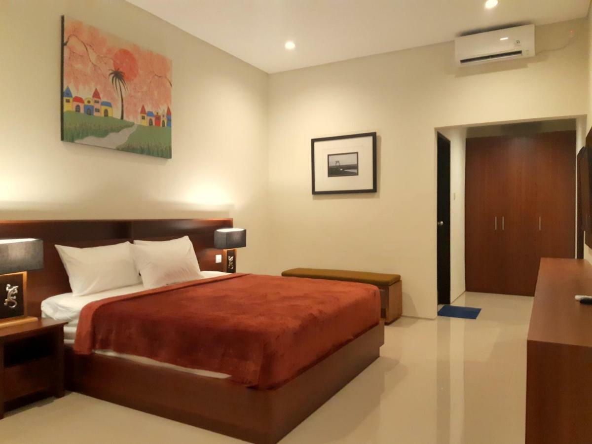 The New Moon Seminyak Otel Dış mekan fotoğraf